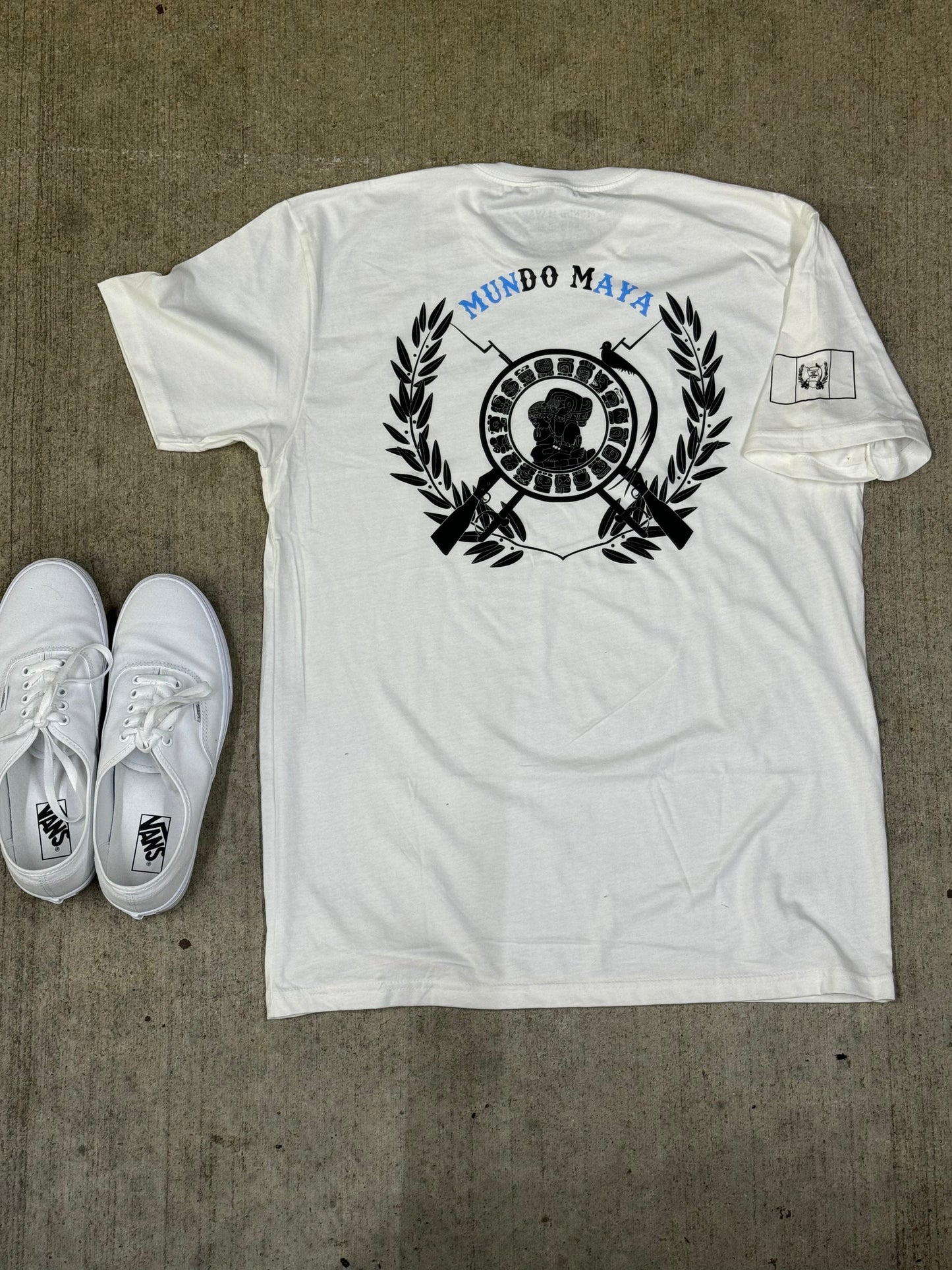 White mundo maya logo t shirt